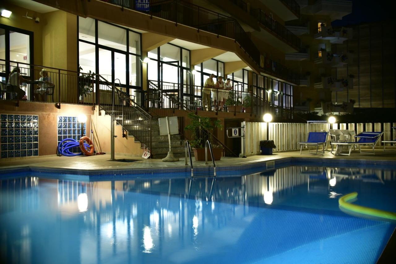 Astoria Hotel Pesaro Kültér fotó