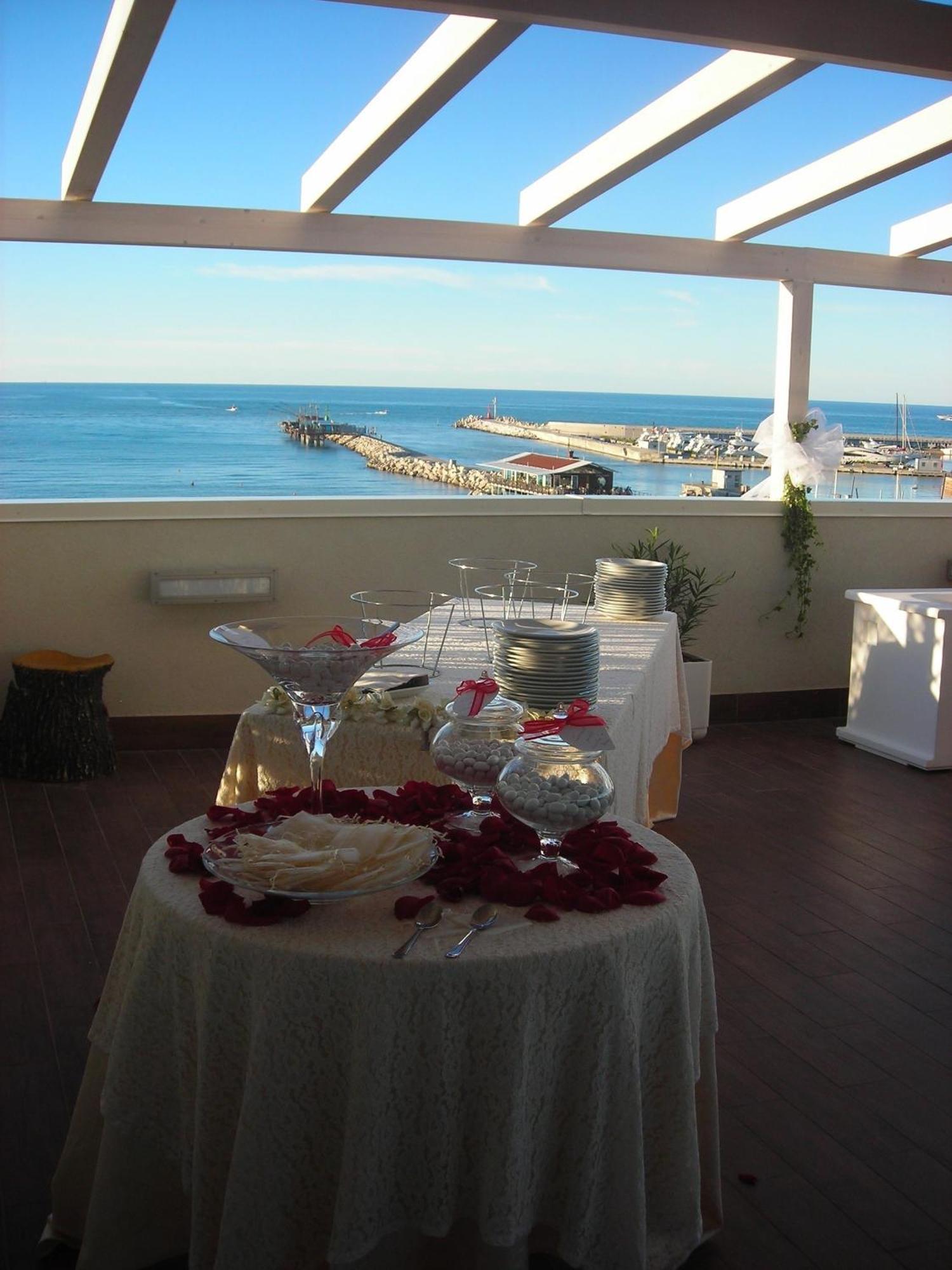Astoria Hotel Pesaro Kültér fotó