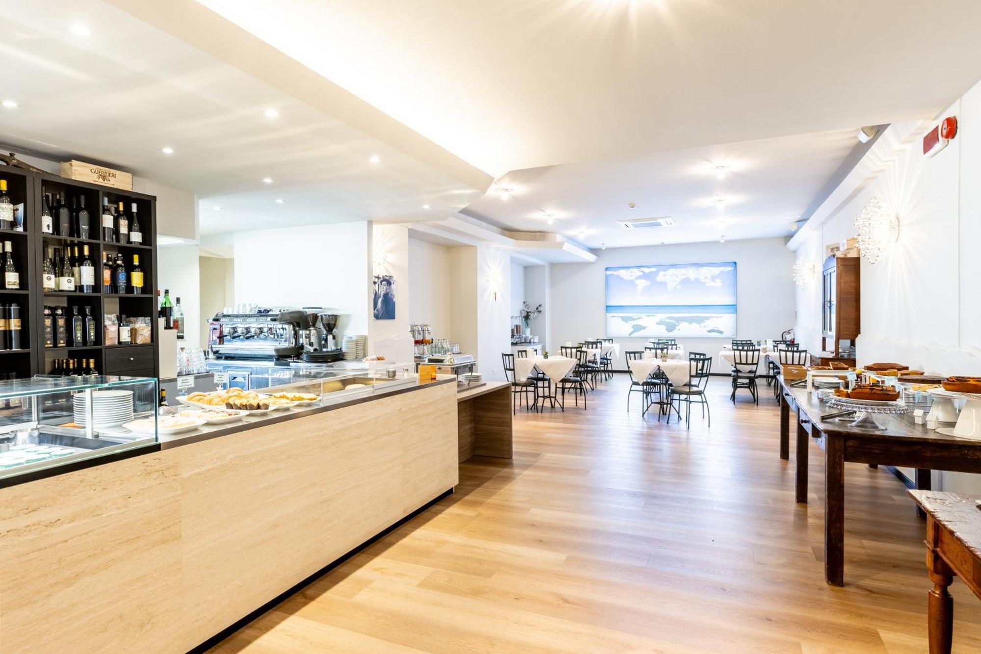 Astoria Hotel Pesaro Kültér fotó