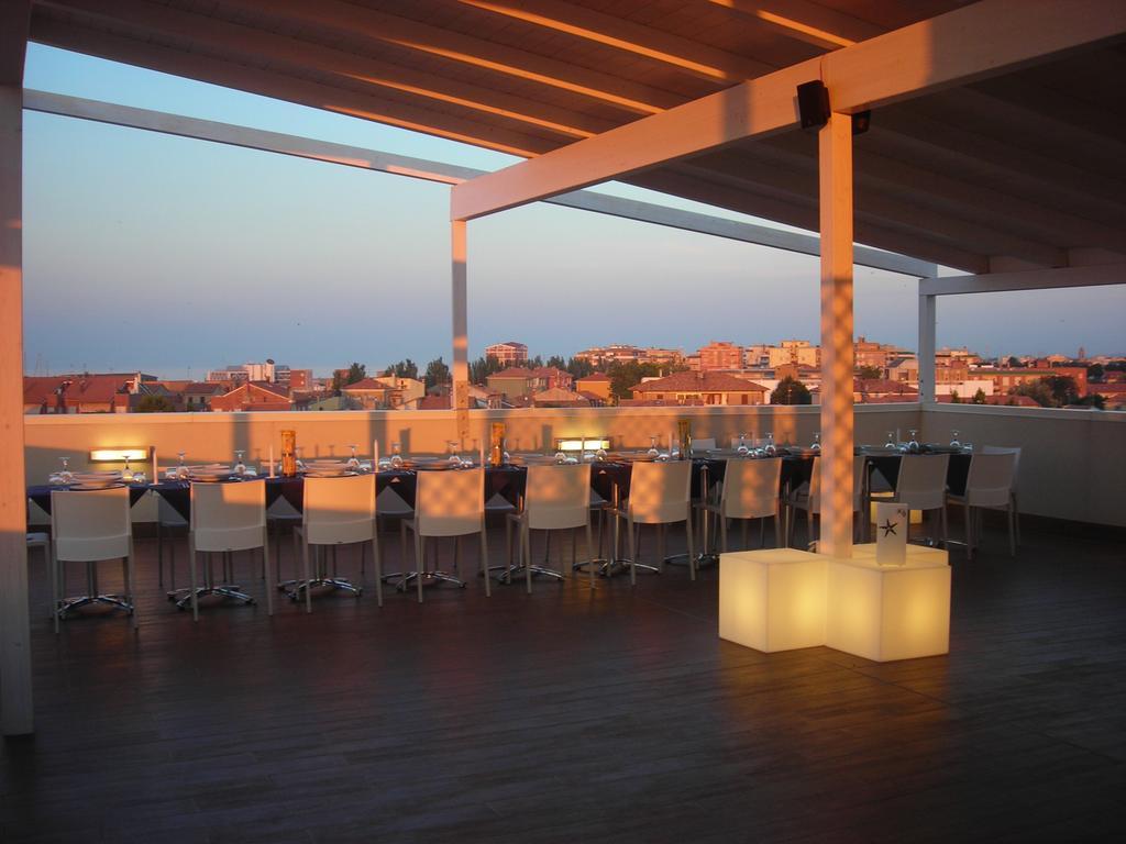 Astoria Hotel Pesaro Kültér fotó