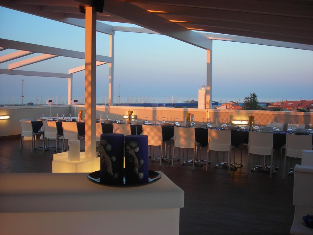 Astoria Hotel Pesaro Kültér fotó