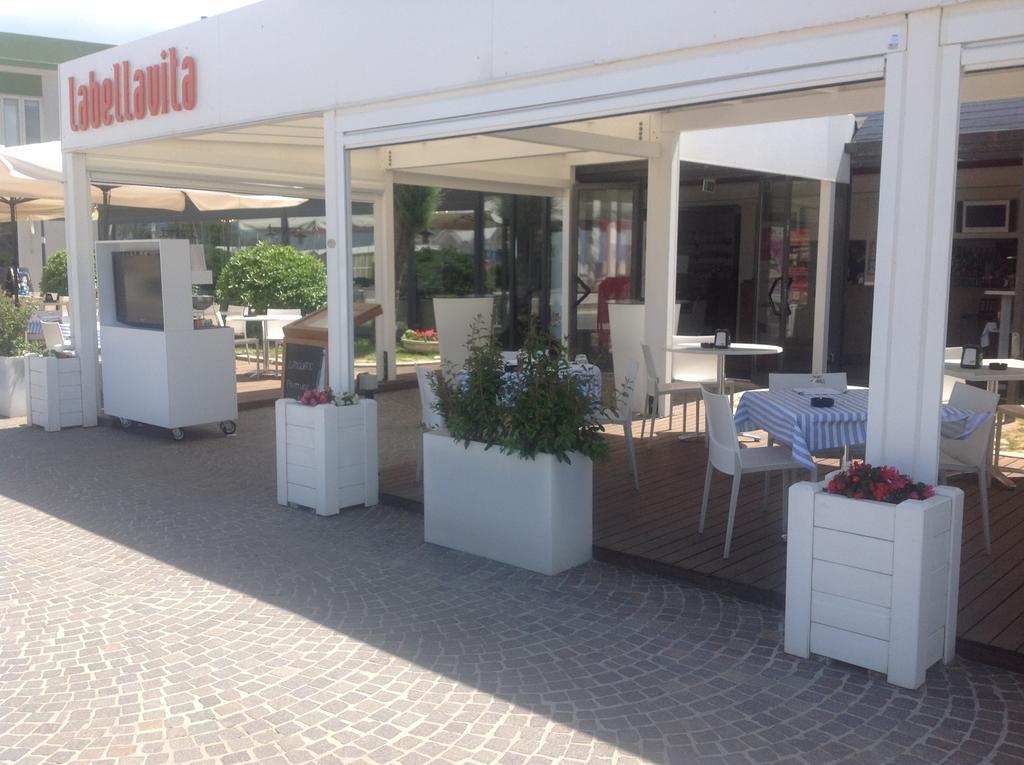Astoria Hotel Pesaro Kültér fotó