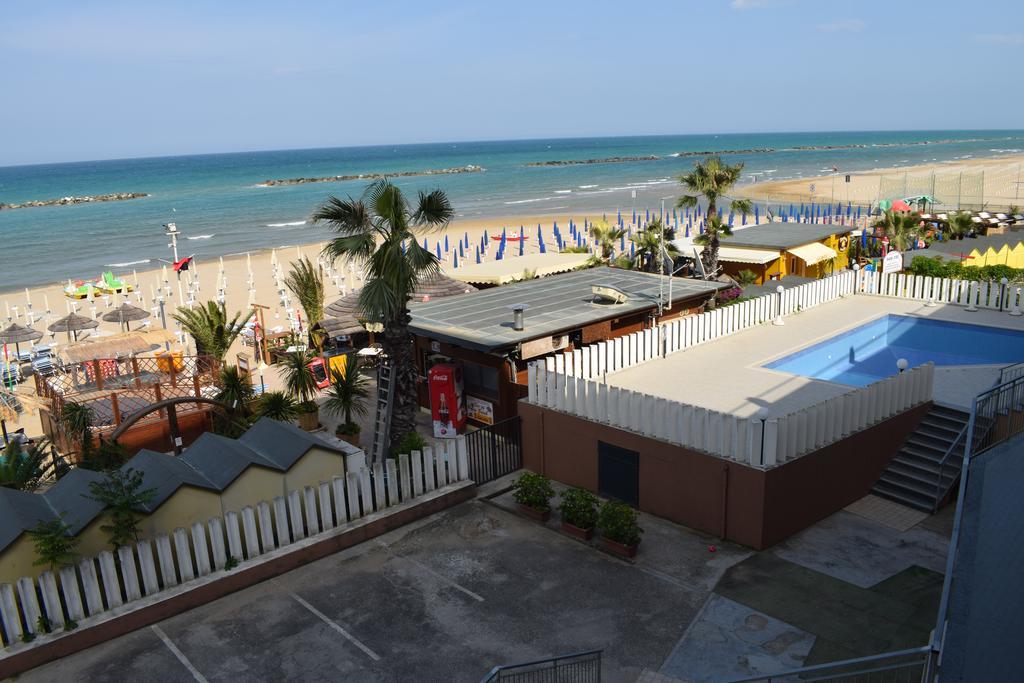 Astoria Hotel Pesaro Kültér fotó