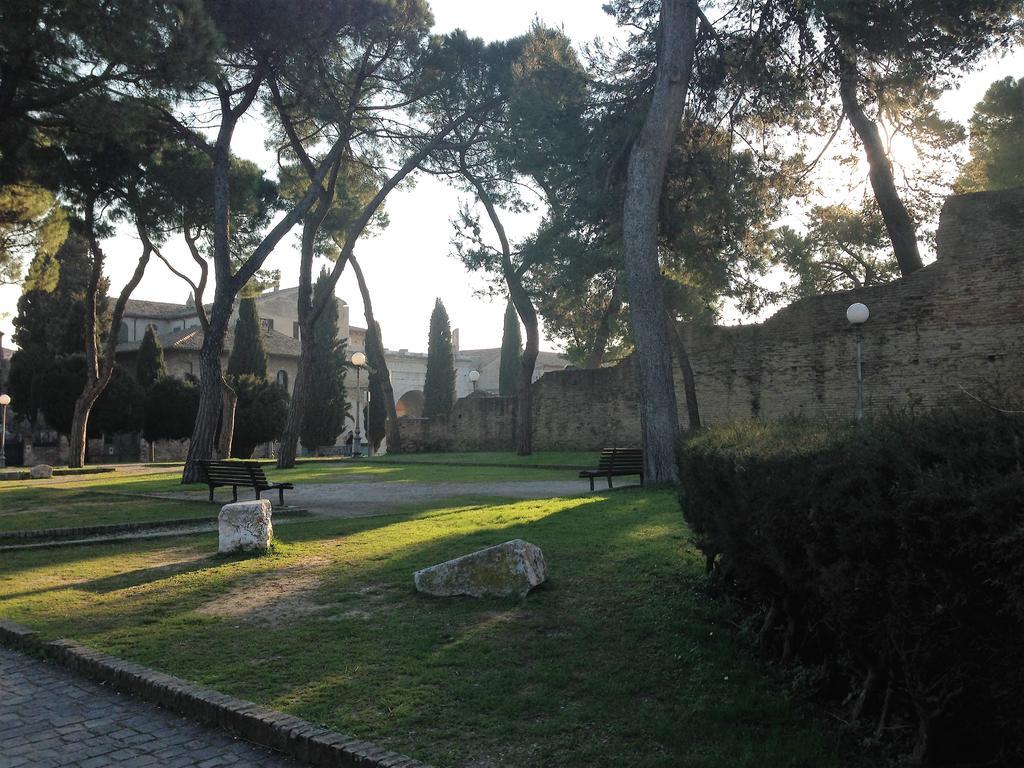 Astoria Hotel Pesaro Kültér fotó
