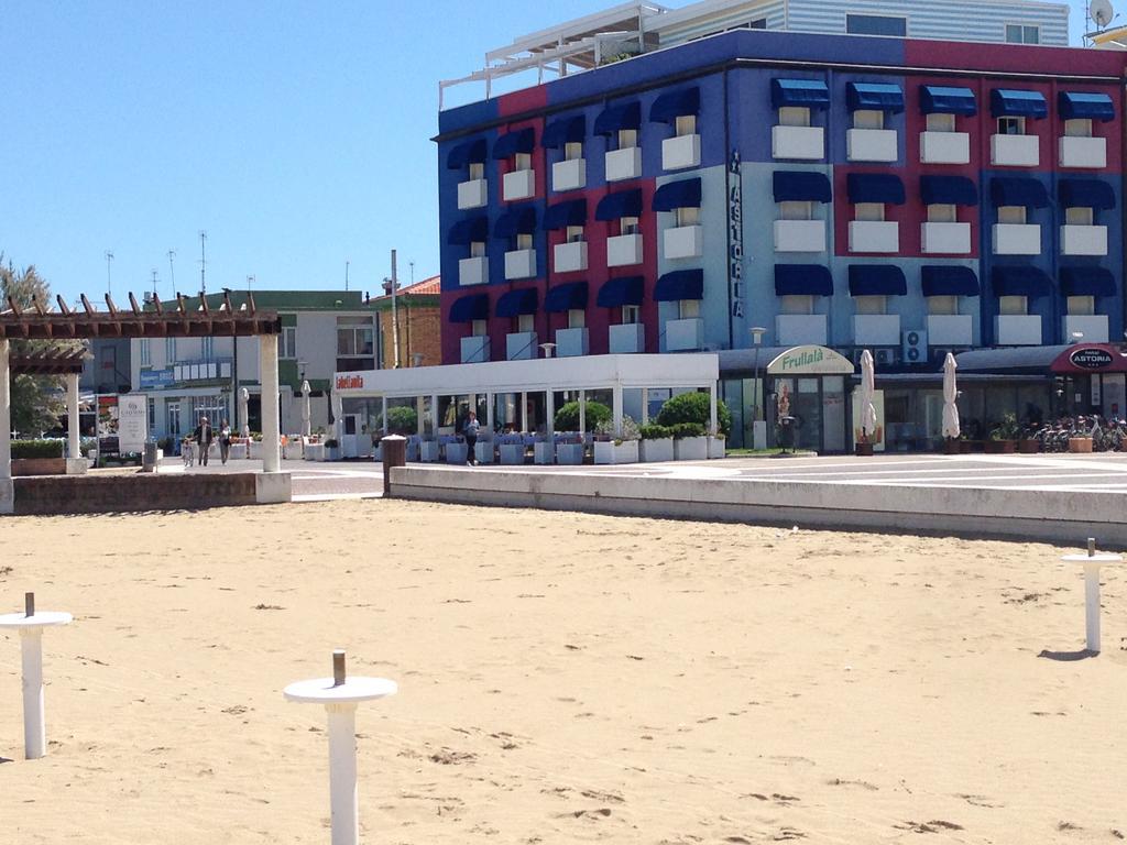 Astoria Hotel Pesaro Kültér fotó
