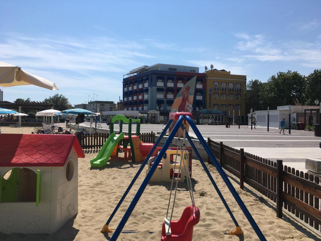 Astoria Hotel Pesaro Kültér fotó