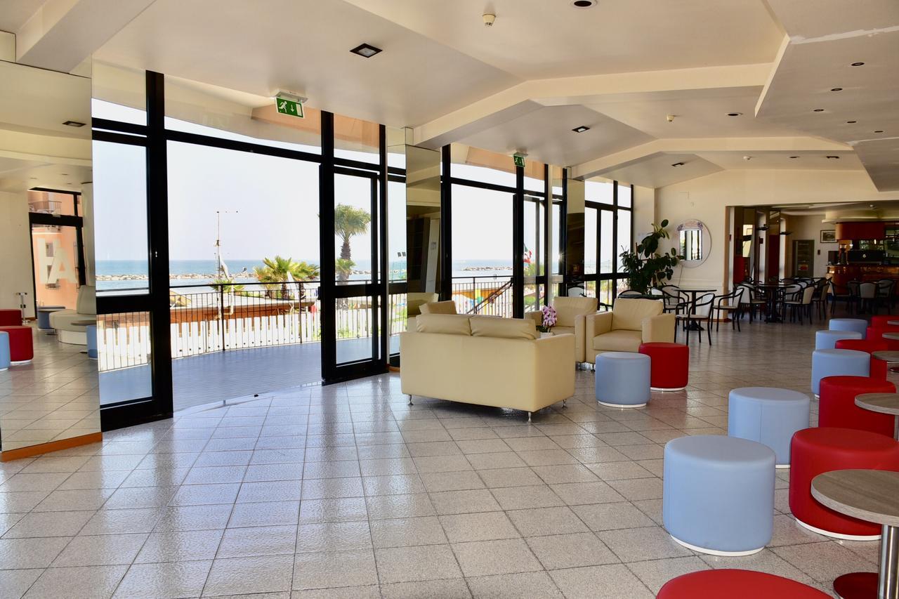 Astoria Hotel Pesaro Kültér fotó